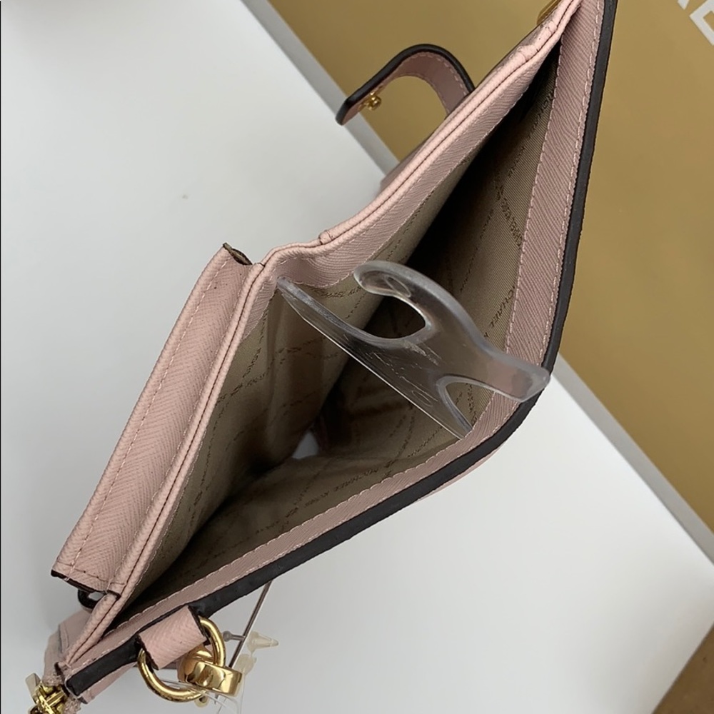 MICHAEL KORS LG DOUBLE ZIP WRISTLET Powder Blush - Picture 13 of 16